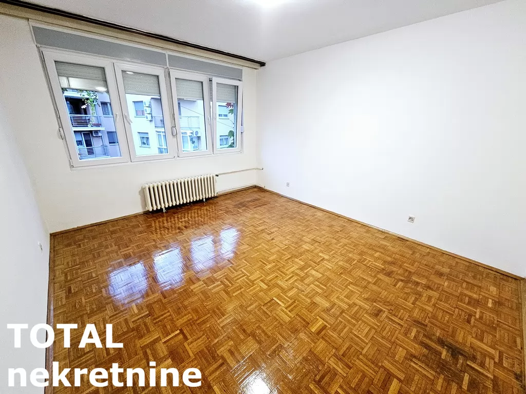 Stanovi,NOVI SAD,CENTAR,kv: 92.00, € 1000, ID: 9189849 5