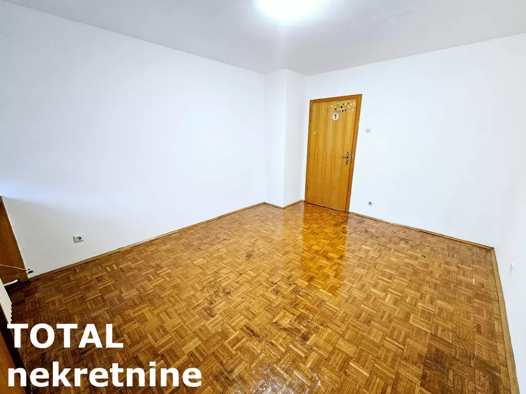 Stanovi,NOVI SAD,CENTAR,kv: 92.00, € 1000, ID: 9189849 8