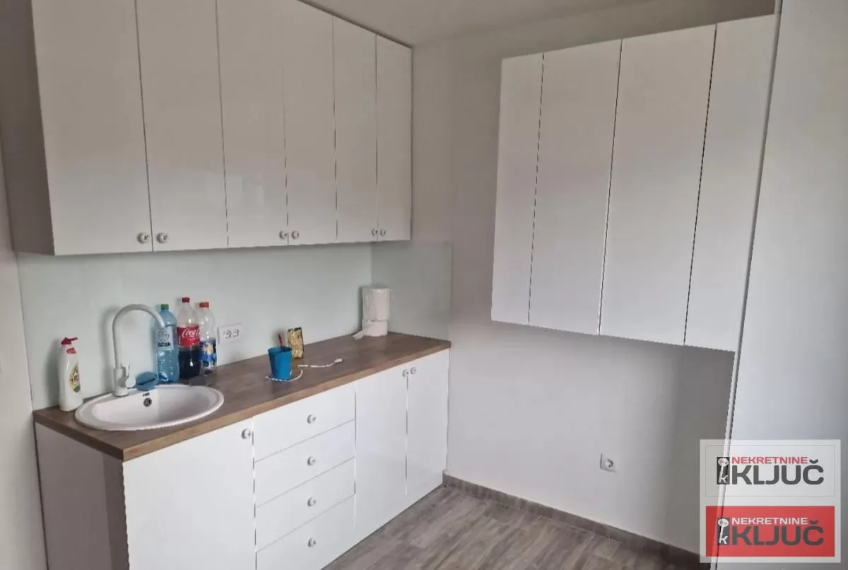 VETERNIK IZDAJE VIŠENAMENSKA HALA 18