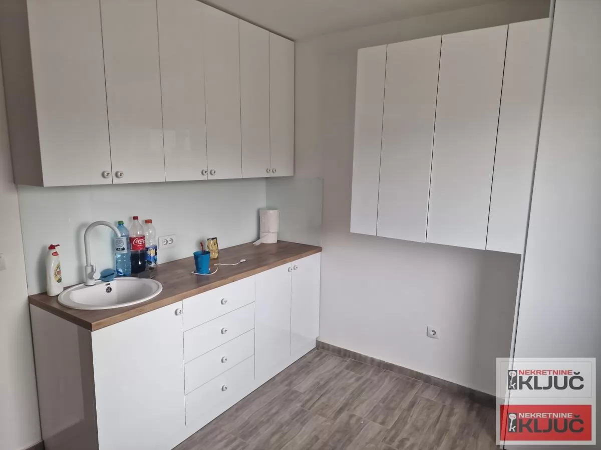 VETERNIK IZDAJE VIŠENAMENSKA HALA 27