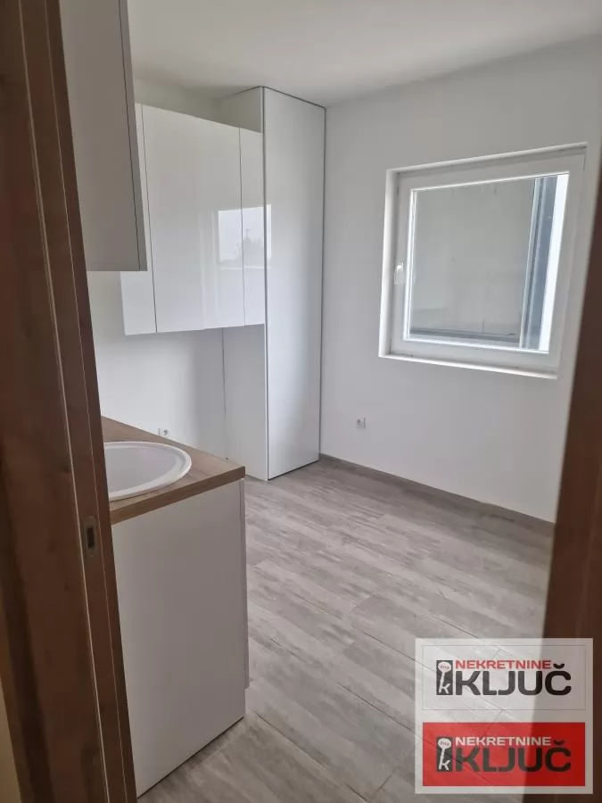 VETERNIK IZDAJE VIŠENAMENSKA HALA 28