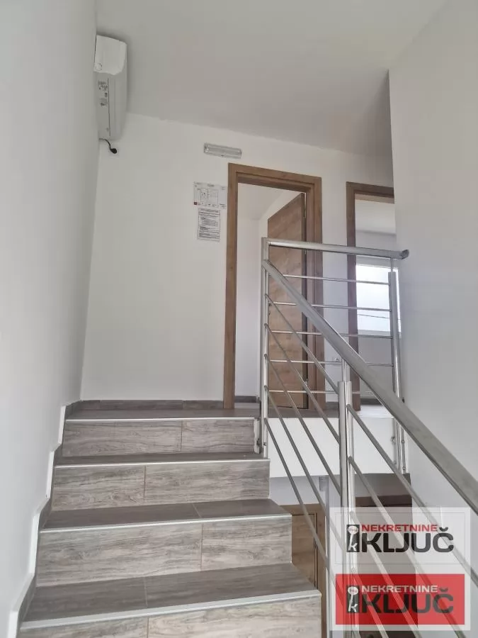 VETERNIK IZDAJE VIŠENAMENSKA HALA 31