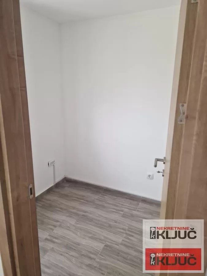 VETERNIK IZDAJE VIŠENAMENSKA HALA 32