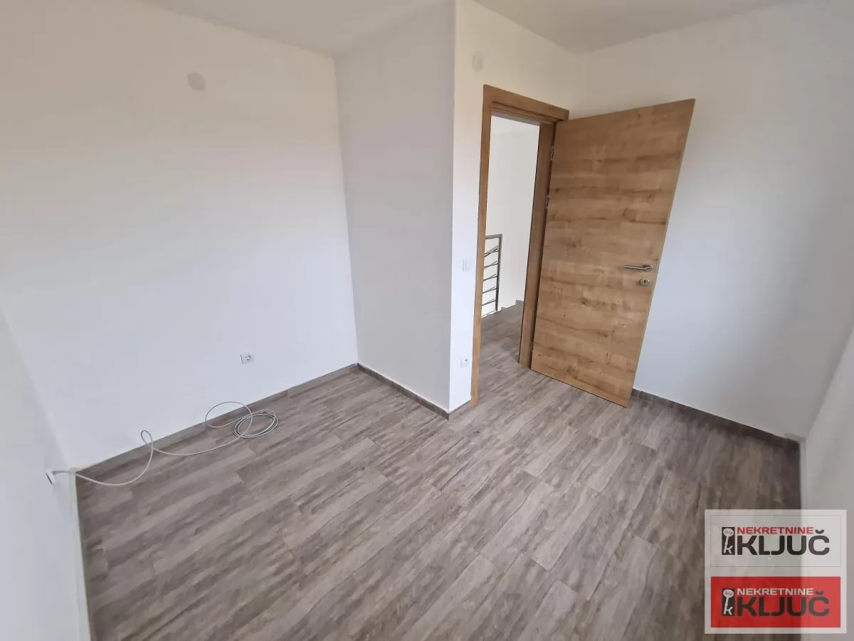 VETERNIK IZDAJE VIŠENAMENSKA HALA 33