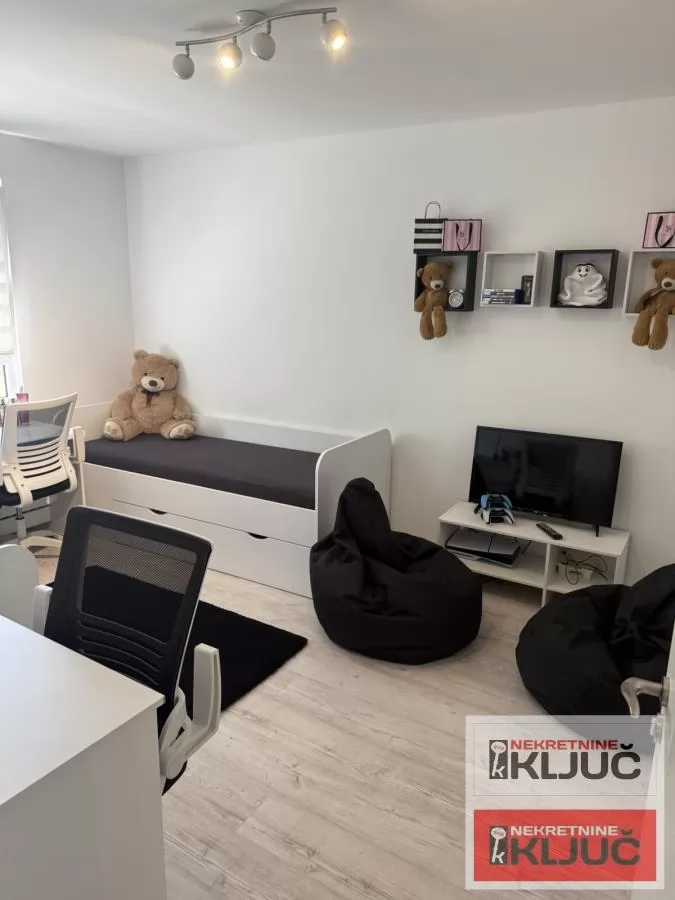 SAJMIŠTE, 55m2, Dvosoban, Renoviran, Namešten 6