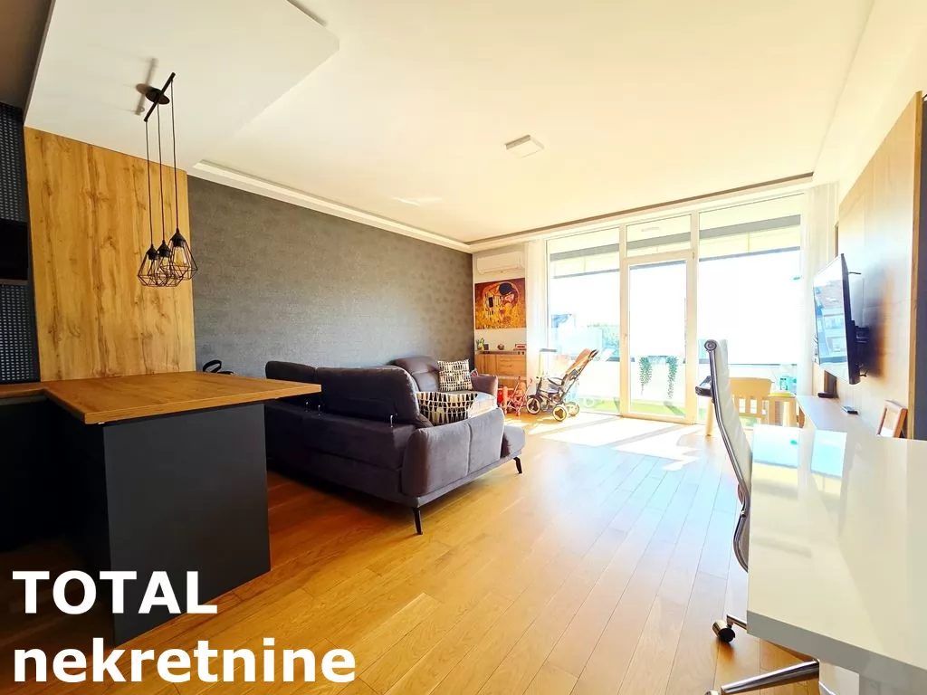 Stan,NOVI SAD,BULEVAR PATRIJARHA PAVLA,kv: 74.00, € 205000, ID: 1101393 2