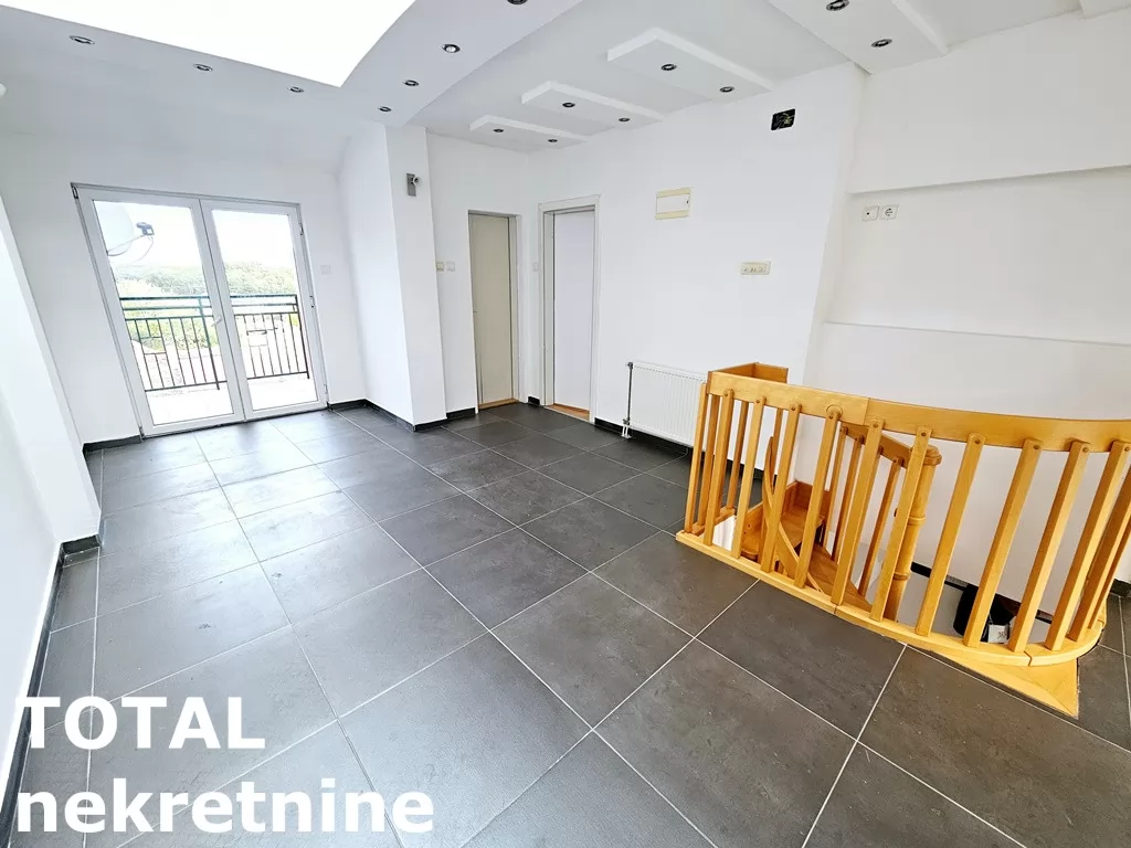 Stan,SREMSKI KARLOVCI,CENTAR,kv: 130.00, € 149500, ID: 1101525 11