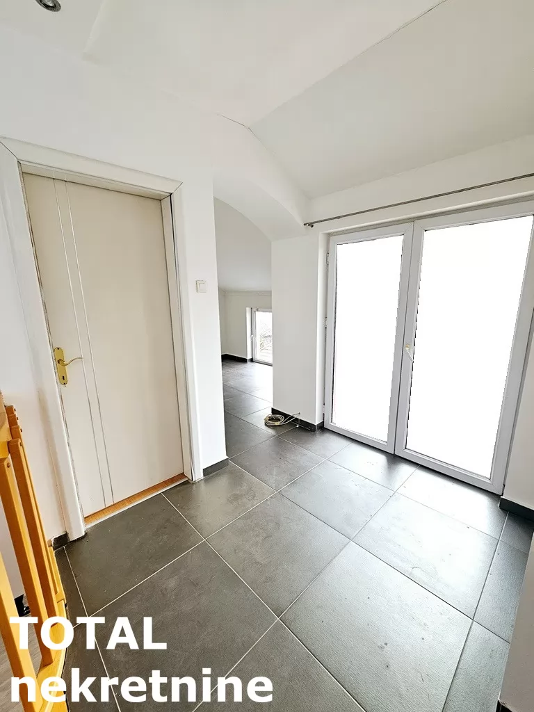 Stan,SREMSKI KARLOVCI,CENTAR,kv: 130.00, € 149500, ID: 1101525 13