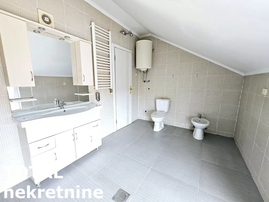 Stan,SREMSKI KARLOVCI,CENTAR,kv: 130.00, € 149500, ID: 1101525 19