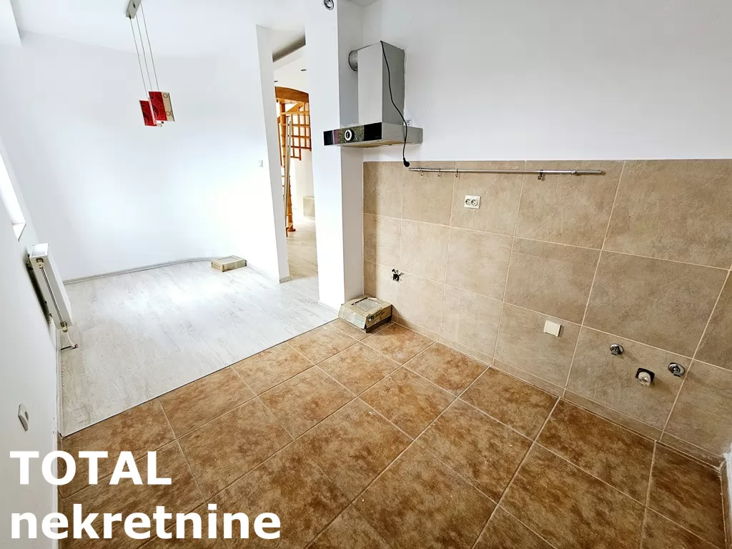 Stan,SREMSKI KARLOVCI,CENTAR,kv: 130.00, € 149500, ID: 1101525 6