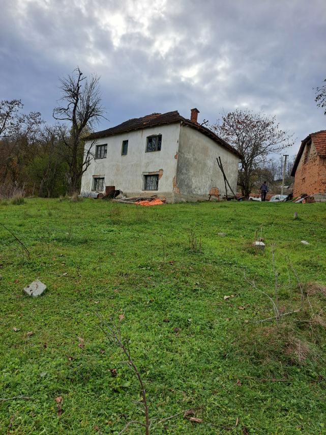 Prodajem kucu Reljinci Gornji Milanovac 2