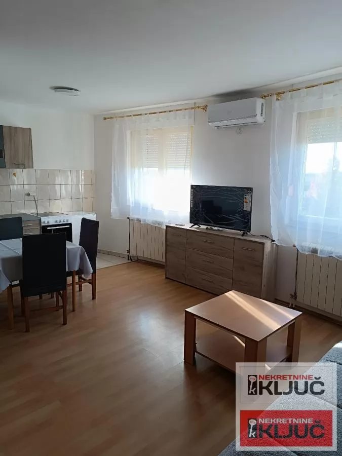 ADICE IZADEJE SE NAMEŠTENA GARSONJERA 5