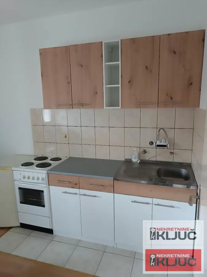 ADICE IZDAJE SE JEDNOIPOSOBAN NAMEŠTEN STAN 3