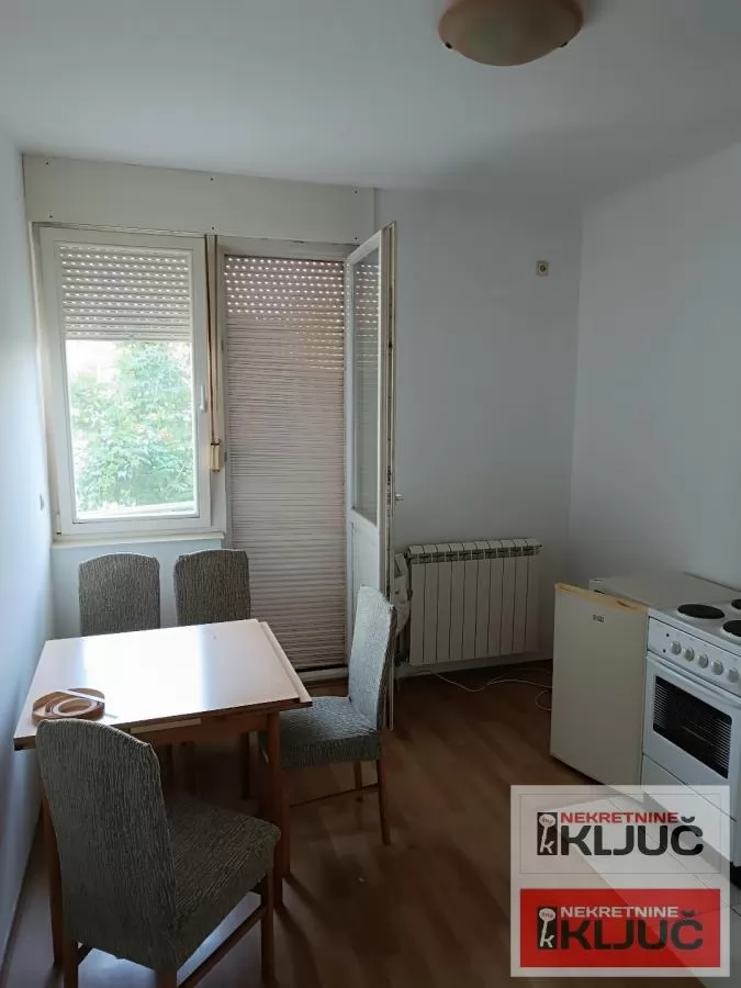 ADICE IZDAJE SE JEDNOIPOSOBAN NAMEŠTEN STAN 4