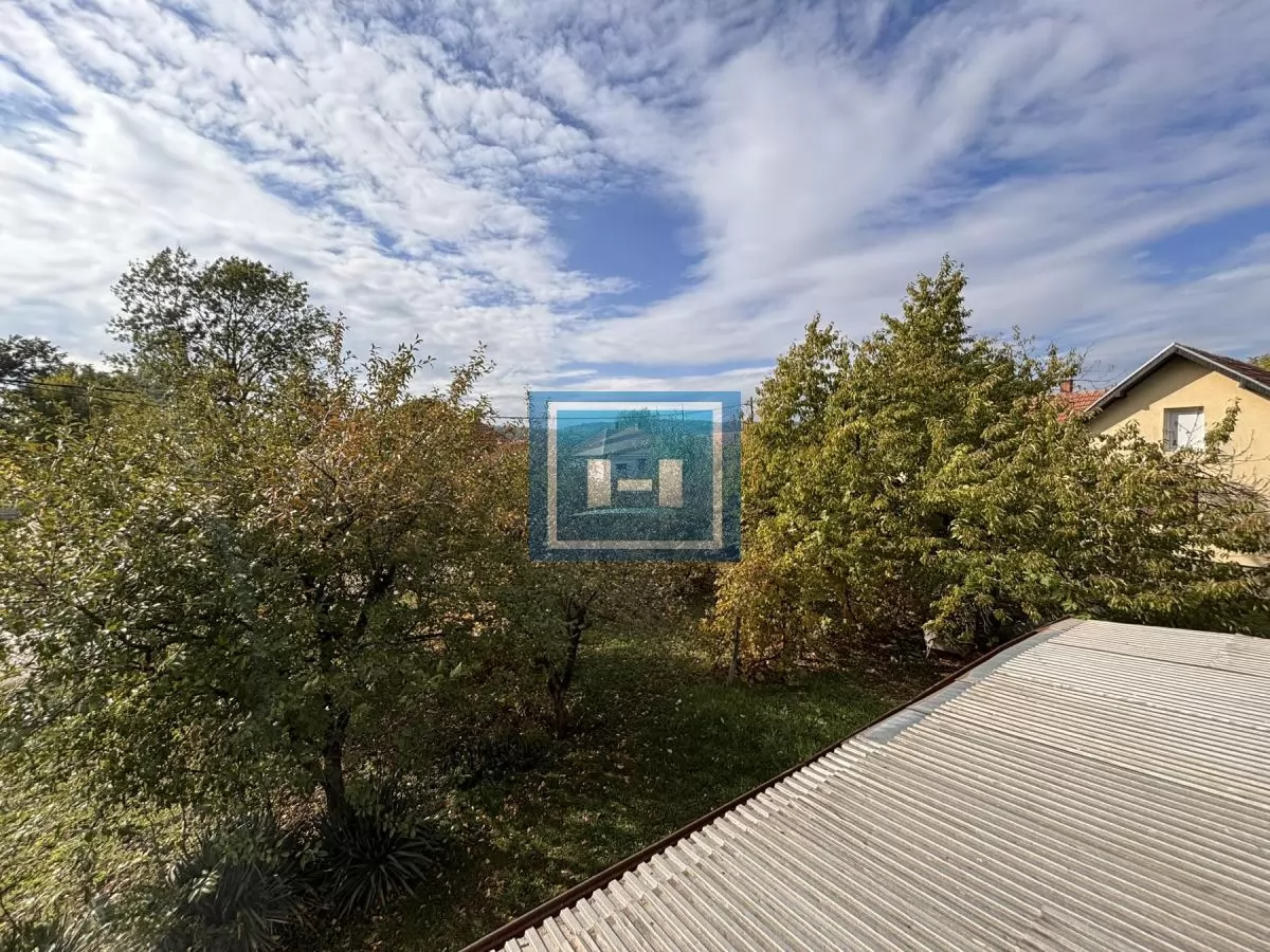 DOM KOJI SVI TRAŽE – SAVRŠEN ZA ŽIVOT VAN GRADA! 14