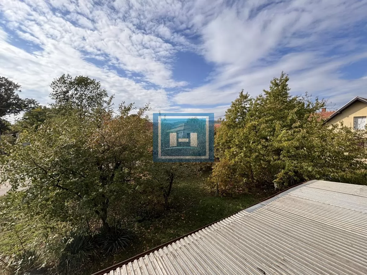 DOM KOJI SVI TRAŽE – SAVRŠEN ZA ŽIVOT VAN GRADA! 22