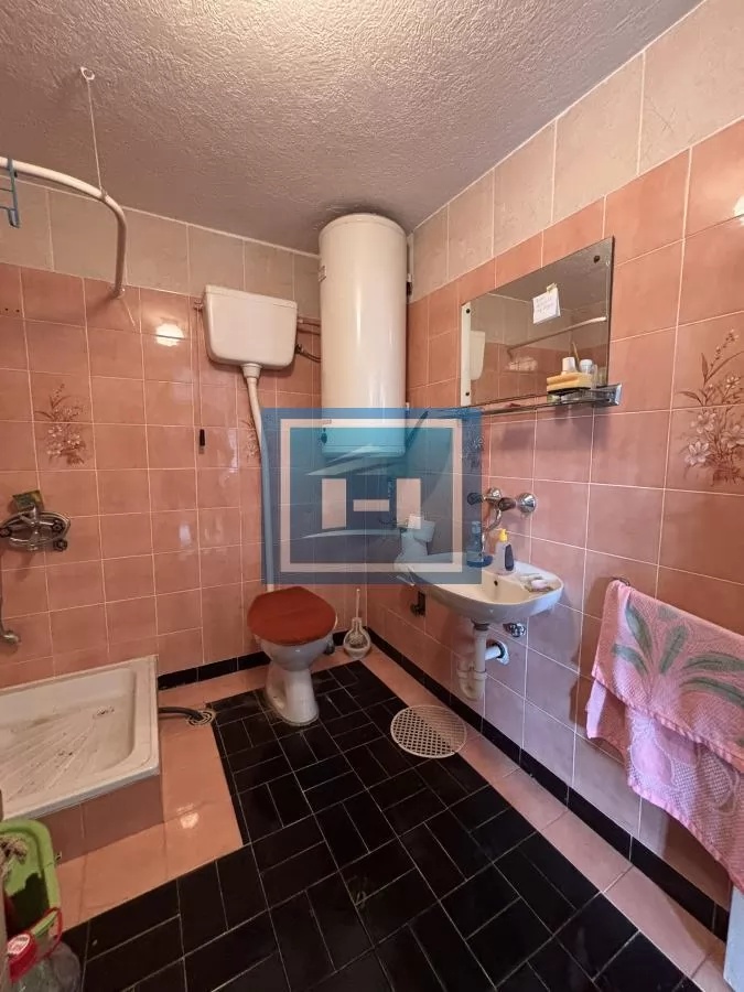 DOM KOJI SVI TRAŽE – SAVRŠEN ZA ŽIVOT VAN GRADA! 24