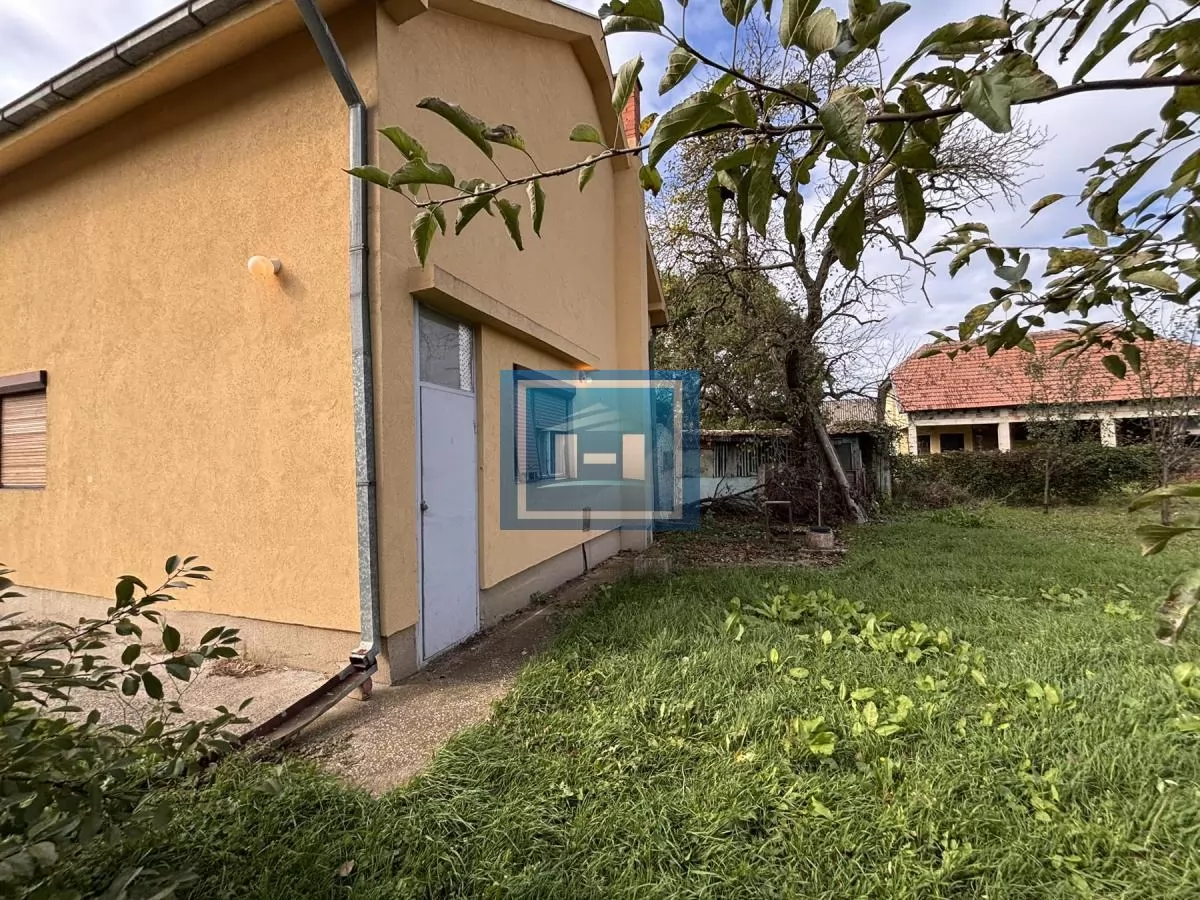 DOM KOJI SVI TRAŽE – SAVRŠEN ZA ŽIVOT VAN GRADA! 30