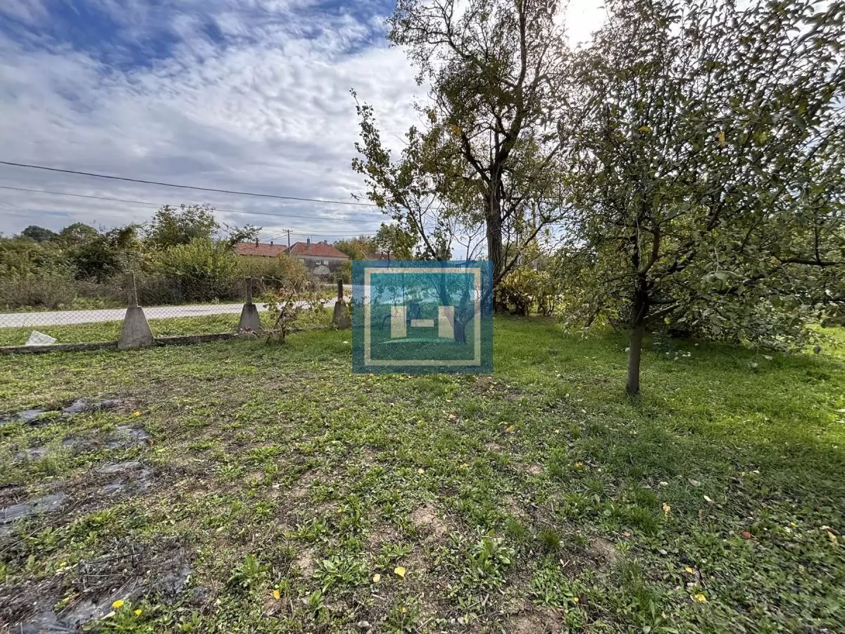 DOM KOJI SVI TRAŽE – SAVRŠEN ZA ŽIVOT VAN GRADA! 35