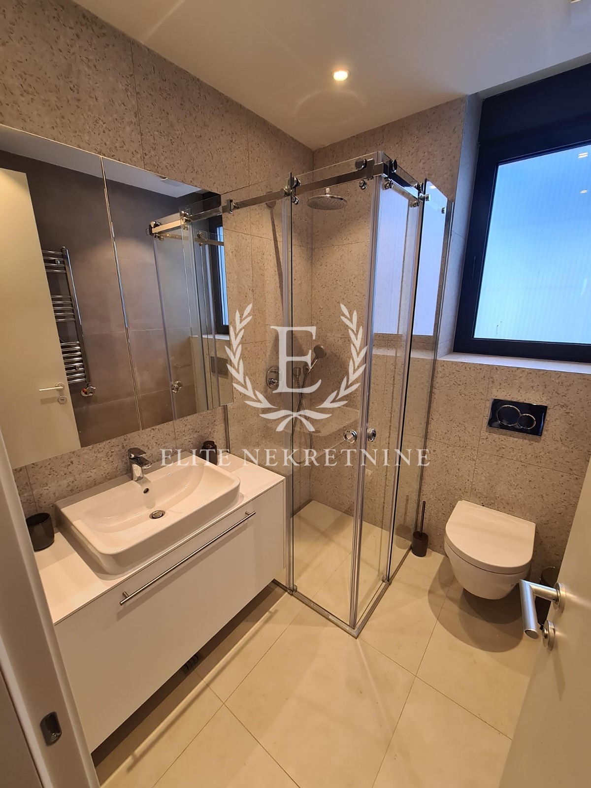 Luksuzan penthouse  2 garazna mesta  novogradnja 4