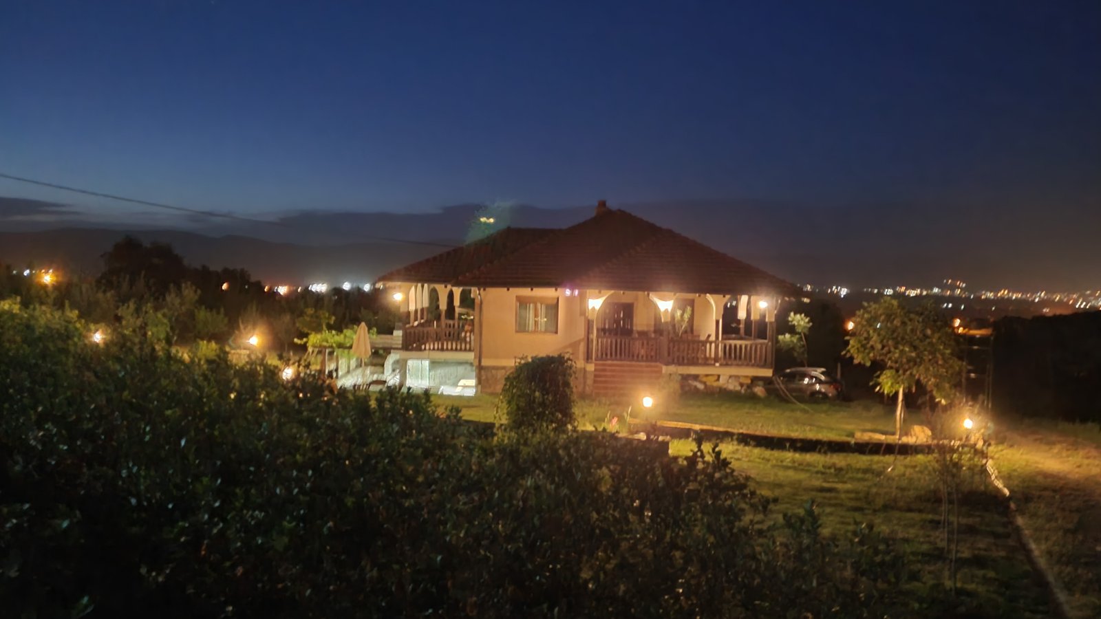 Prodajem kucu sa plantazom Žbevac Bujanovac 5