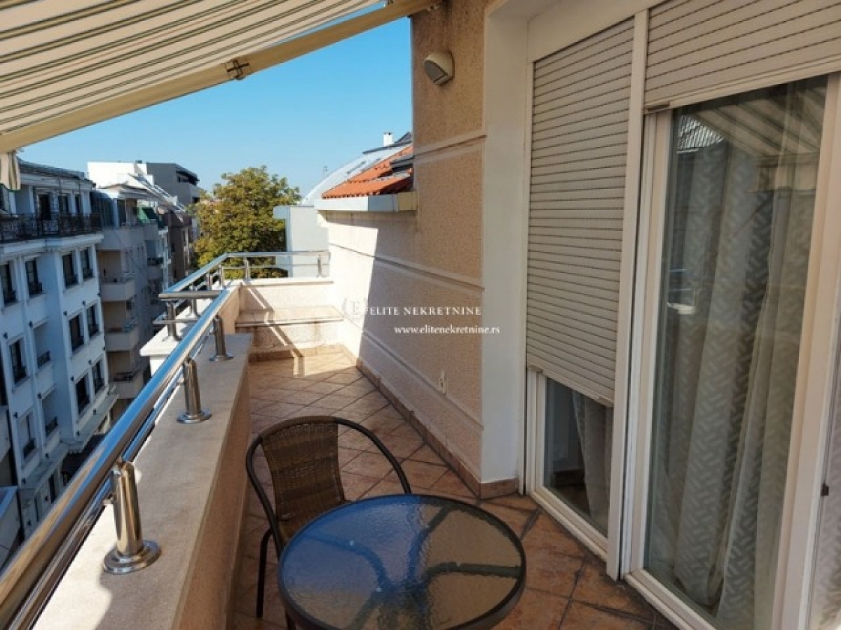 Izdavanje cetvorosoban duplex penthouse  garaza 2