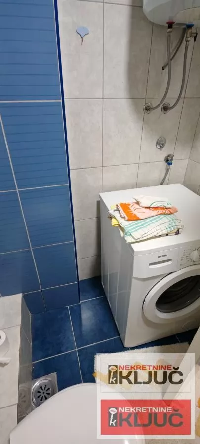 Dobar Jednoiposoban stan na Bulevaru oslobodjenja 10