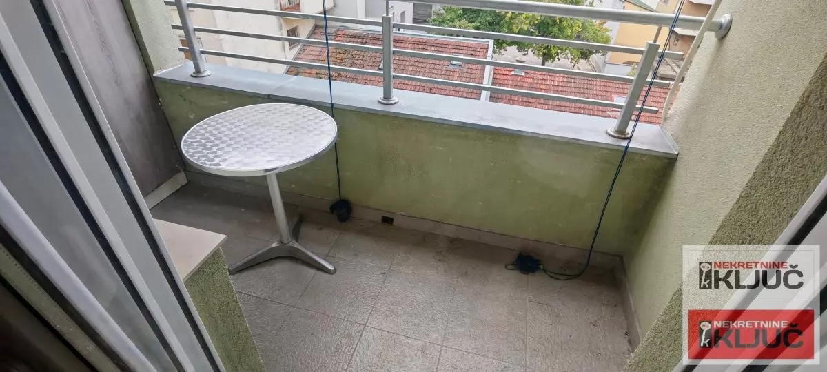 Dobar Jednoiposoban stan na Bulevaru oslobodjenja 5