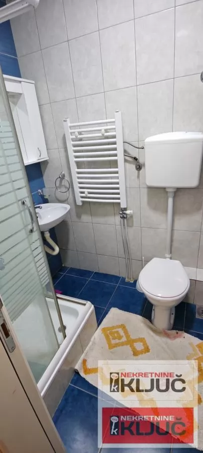 Dobar Jednoiposoban stan na Bulevaru oslobodjenja 9