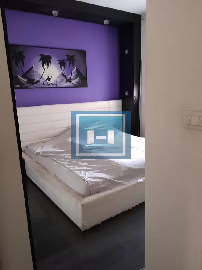 Na prodaju jednoiposoban stan – sam centar Kragujevca, pogled na crkvu! 9