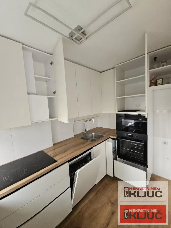 SOCIJALNO, 75m2, Troiposoban, Renoviran 11