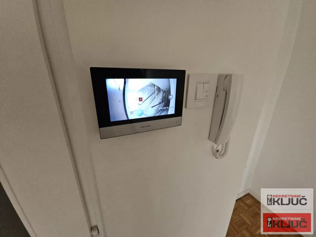 SOCIJALNO, 75m2, Troiposoban, Renoviran 12