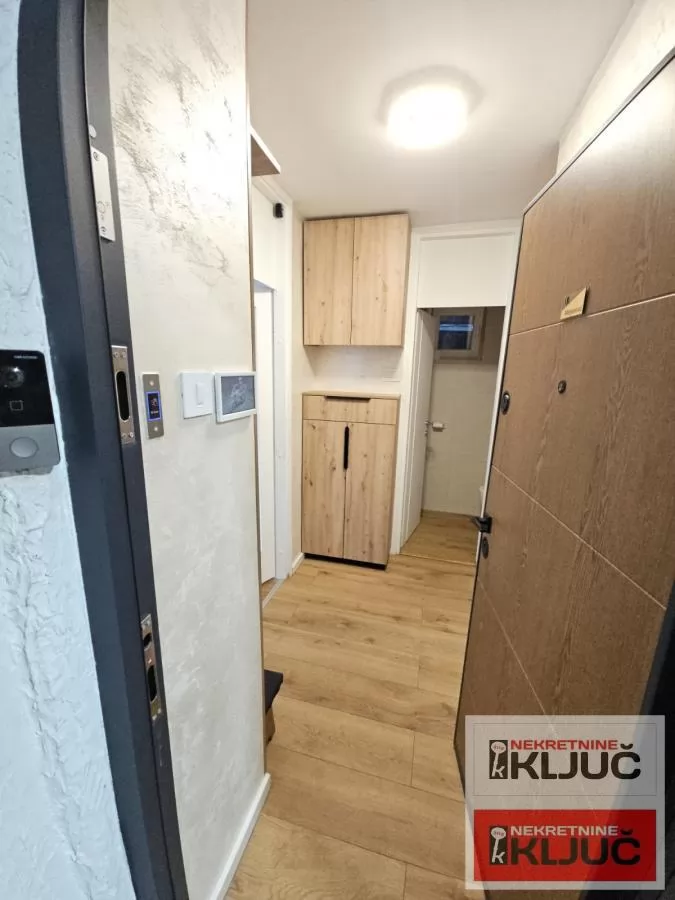 SOCIJALNO, 75m2, Troiposoban, Renoviran 15