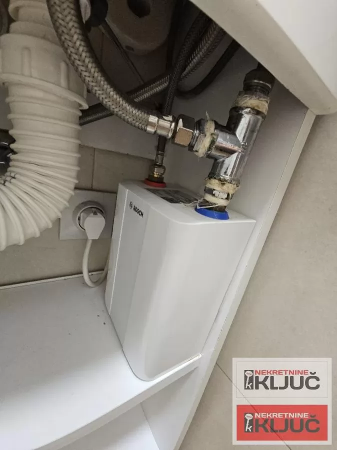 SOCIJALNO, 75m2, Troiposoban, Renoviran 16