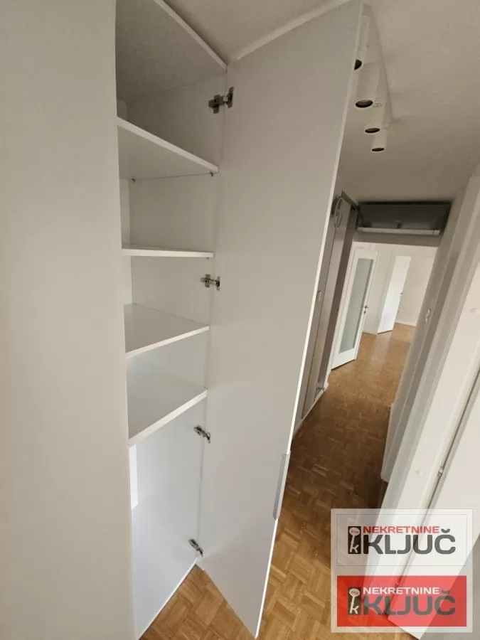 SOCIJALNO, 75m2, Troiposoban, Renoviran 17