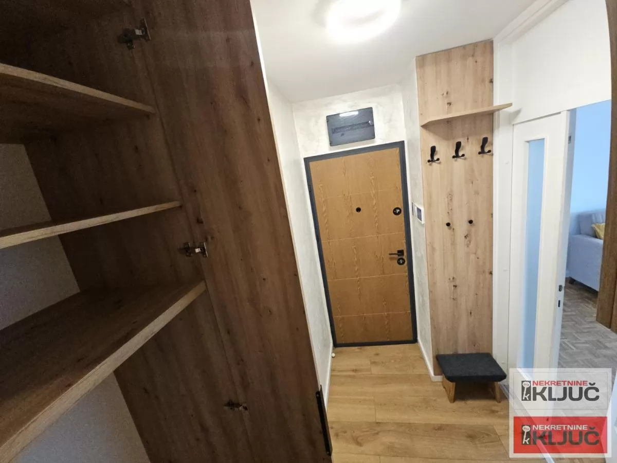 SOCIJALNO, 75m2, Troiposoban, Renoviran 23