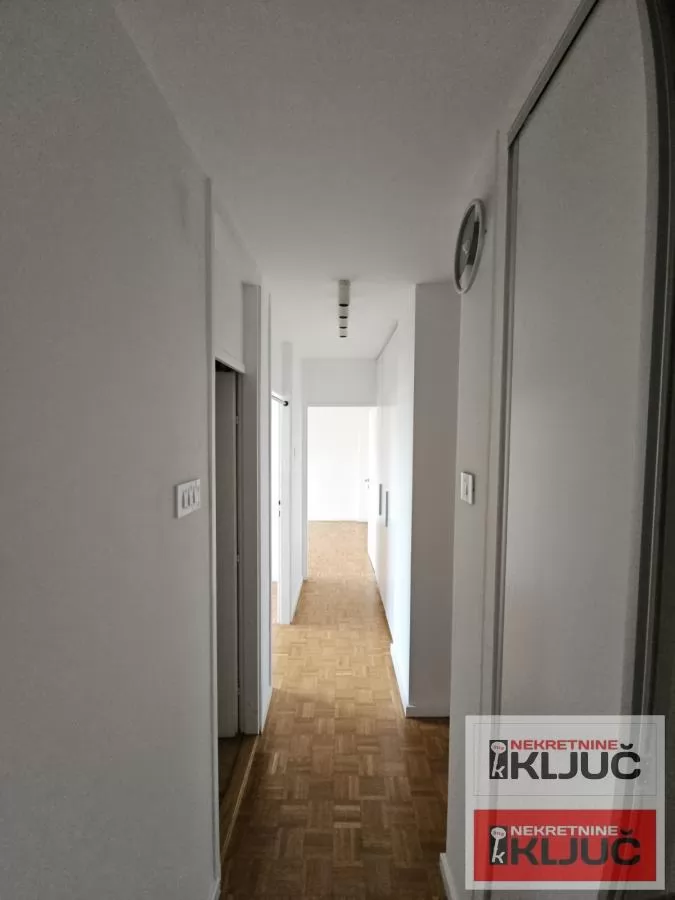 SOCIJALNO, 75m2, Troiposoban, Renoviran 24