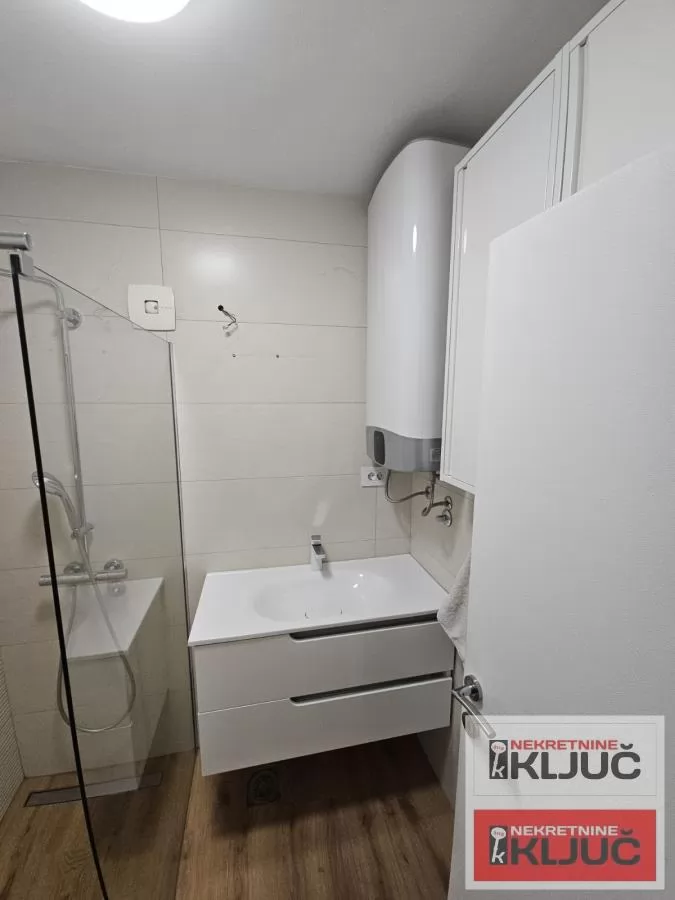 SOCIJALNO, 75m2, Troiposoban, Renoviran 27