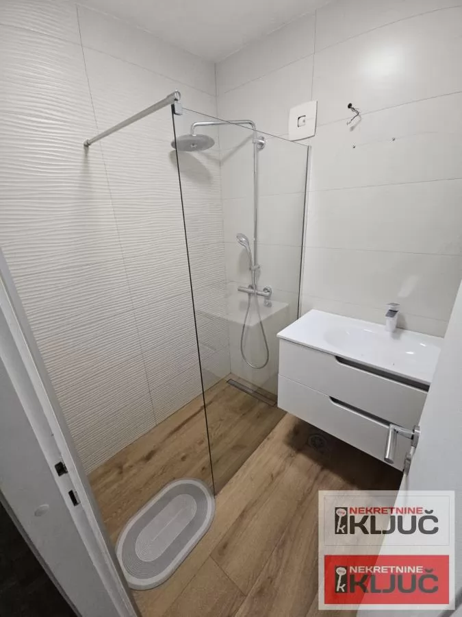 SOCIJALNO, 75m2, Troiposoban, Renoviran 28