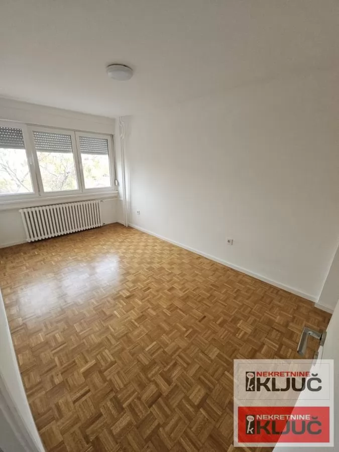 SOCIJALNO, 75m2, Troiposoban, Renoviran 5