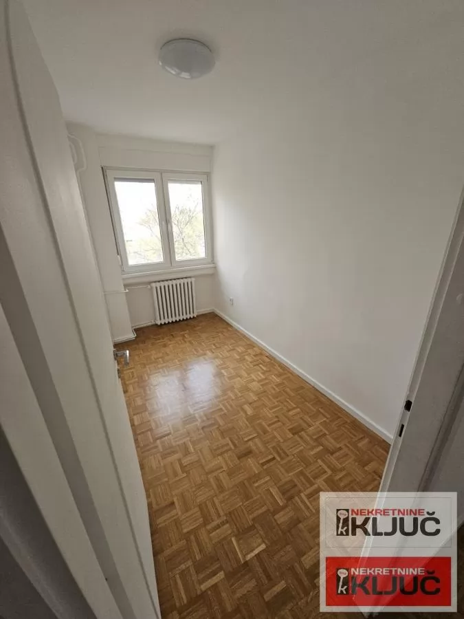 SOCIJALNO, 75m2, Troiposoban, Renoviran 6