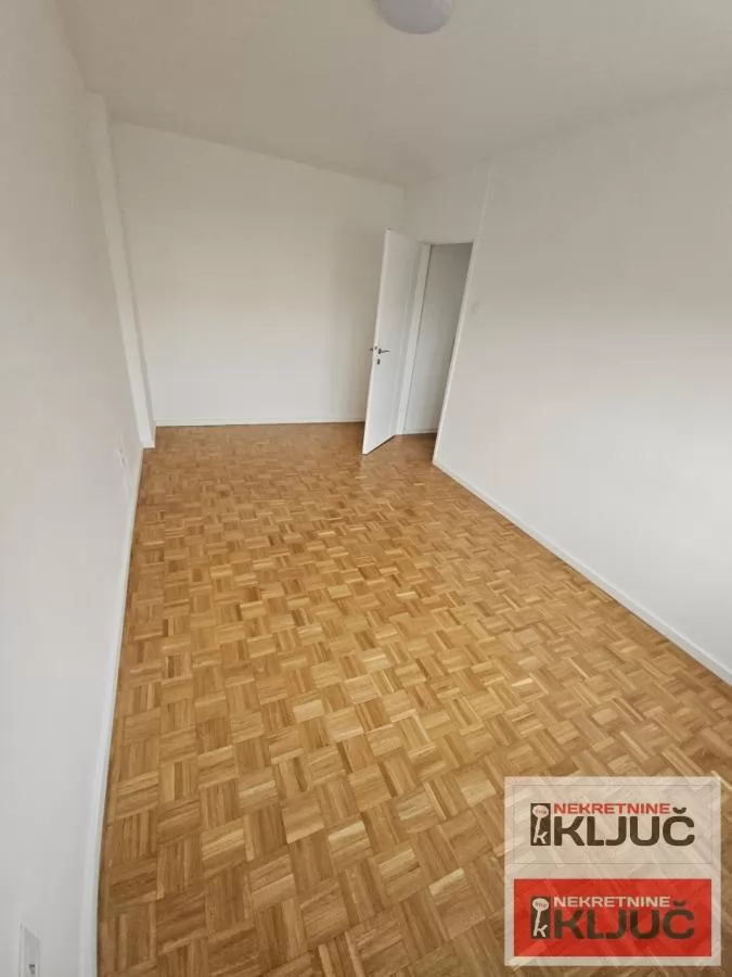 SOCIJALNO, 75m2, Troiposoban, Renoviran 8