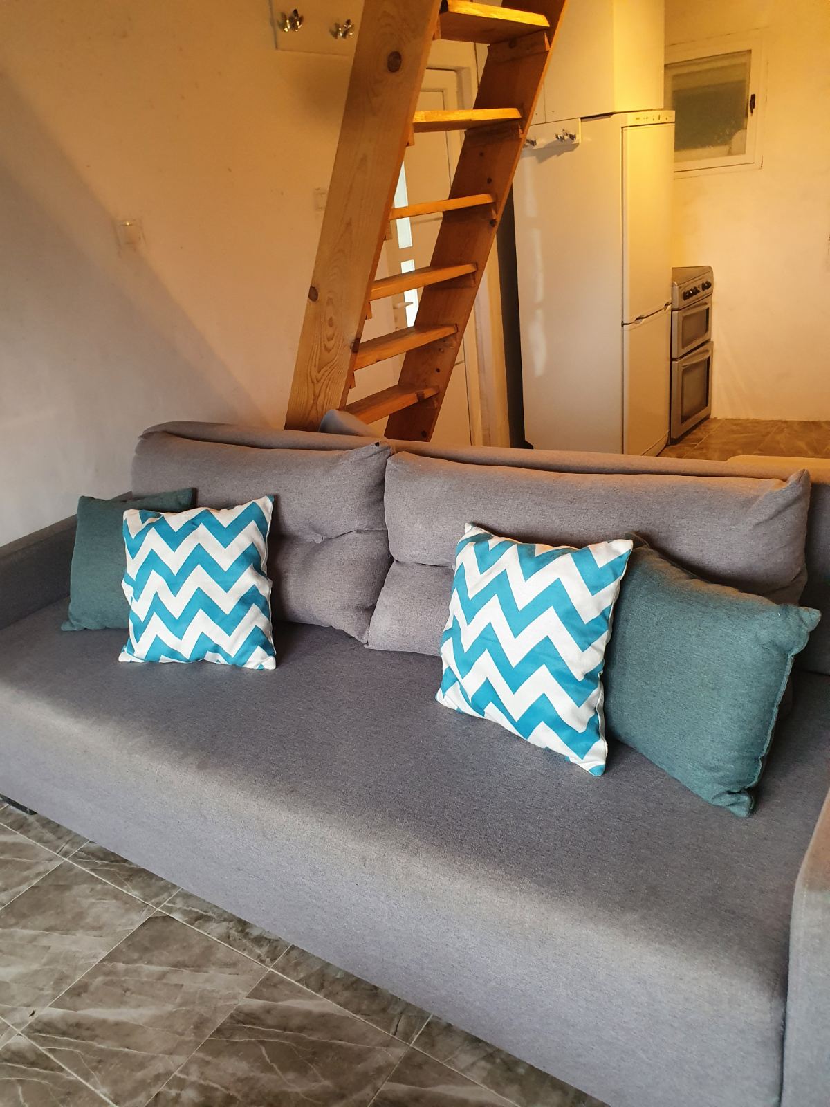 Izdajem kucu Beograd Ritopek 2