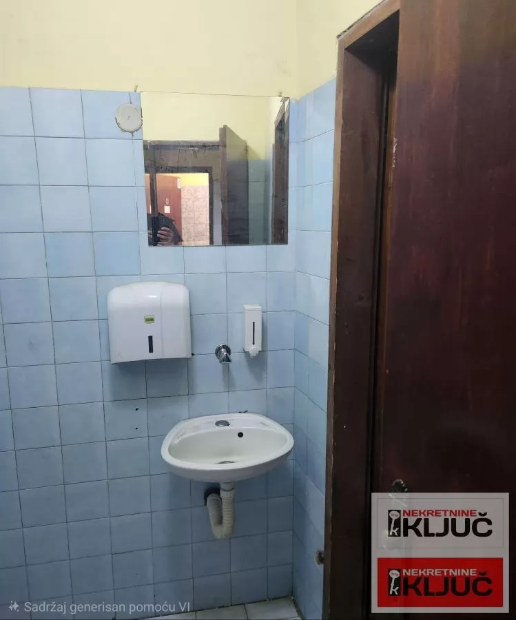CENTAR IZDAJE SE POSLOVNI PROSTOR 5