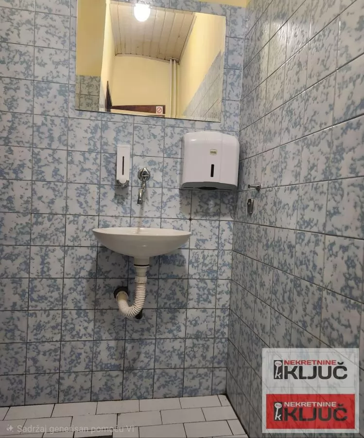 CENTAR IZDAJE SE POSLOVNI PROSTOR 6