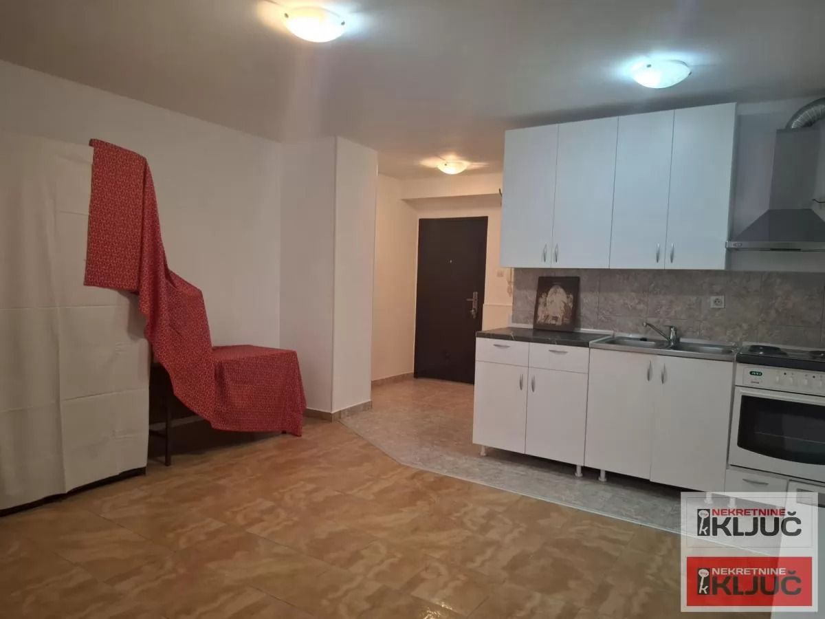 SOCIJALNO, 28m2, Garsonjera sa Kuhinjom, Suteren 3