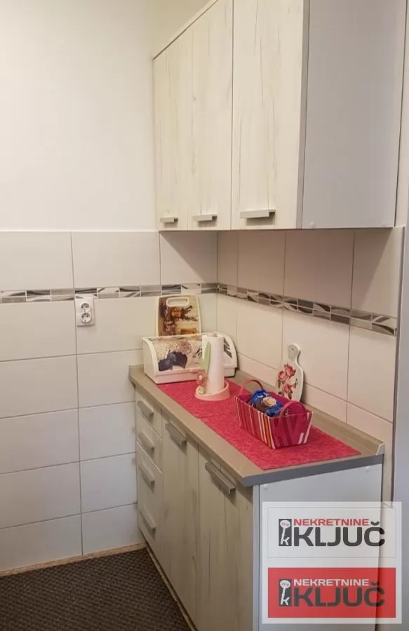 BETANIJA IZDAJE SE DVOSOBAN NAMEŠTEN STAN 9