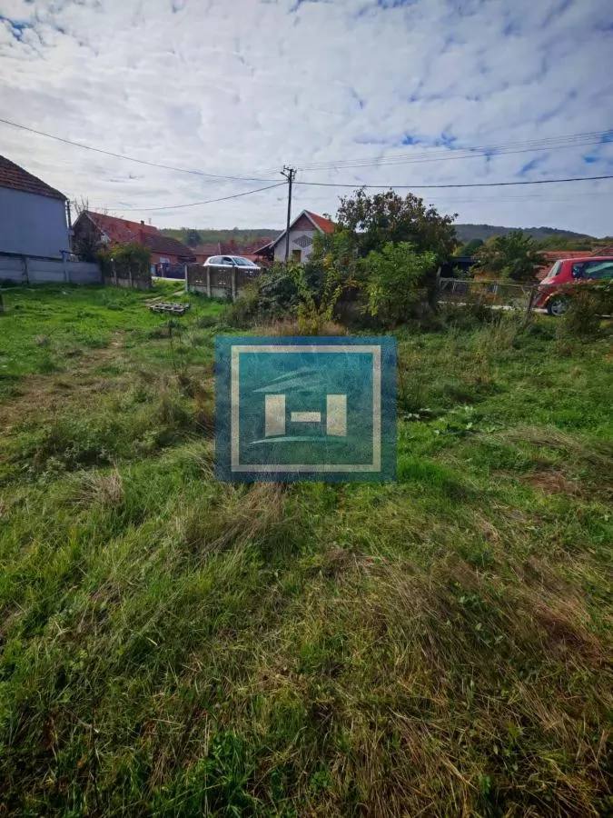 Plac u Trešnjevici do glavnog puta 4