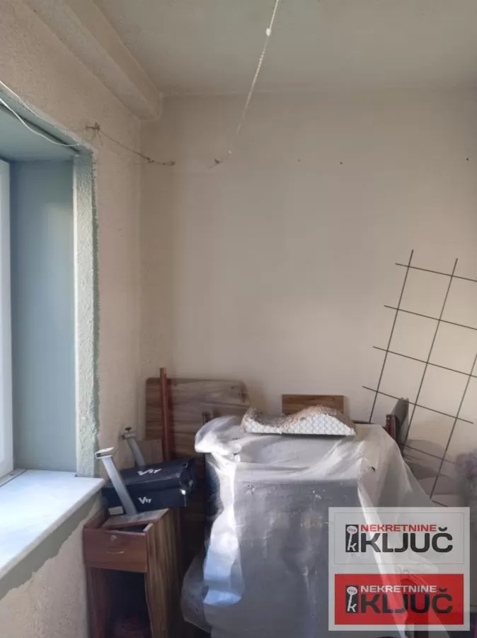 SAJMIŠTE, 62 m2, Dvosoban, Renoviran 16