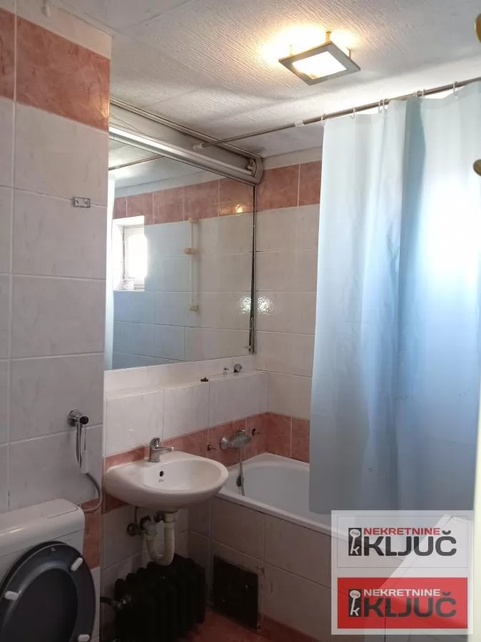 SAJMIŠTE, 62 m2, Dvosoban, Renoviran 17